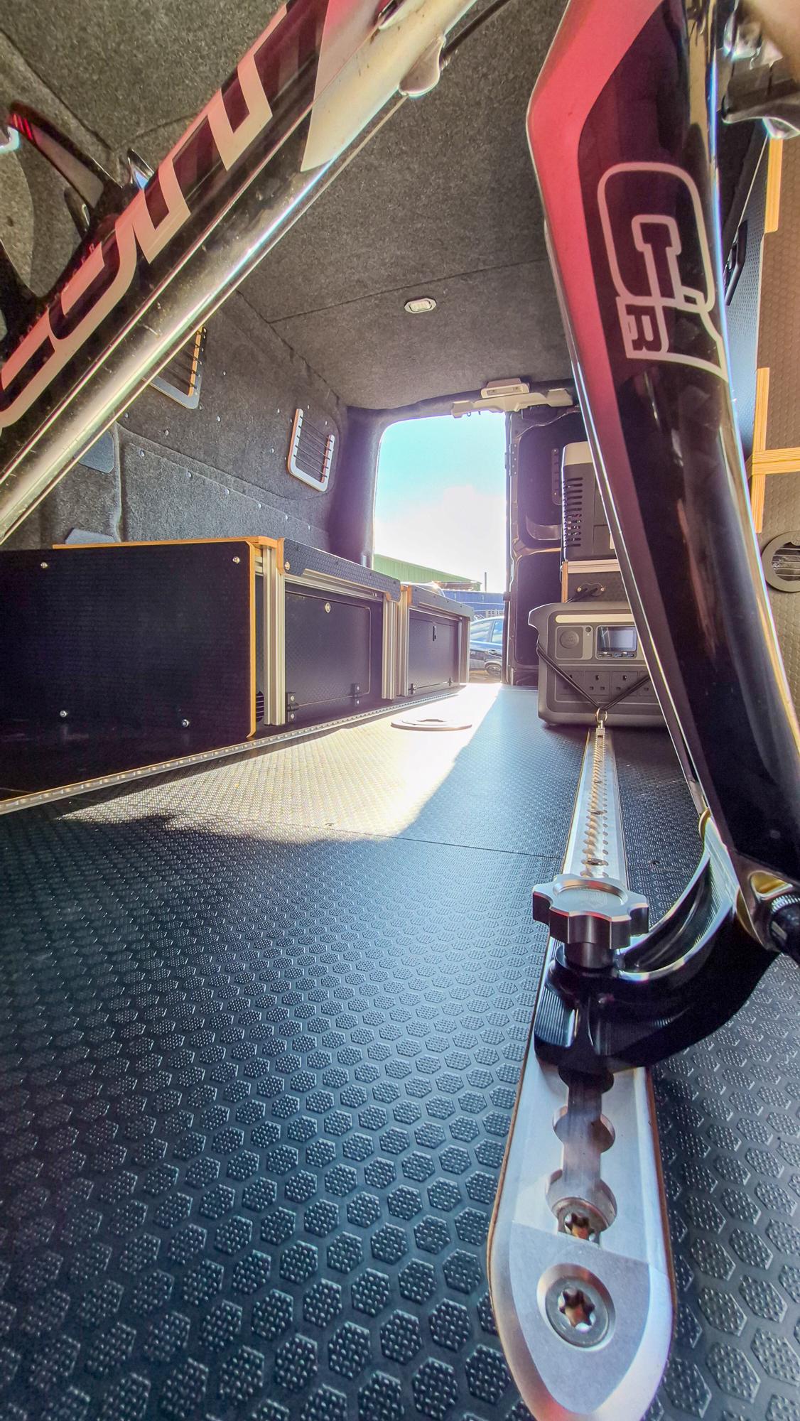 L-track flush rail - loaded bikes Ltrack flushrail 3