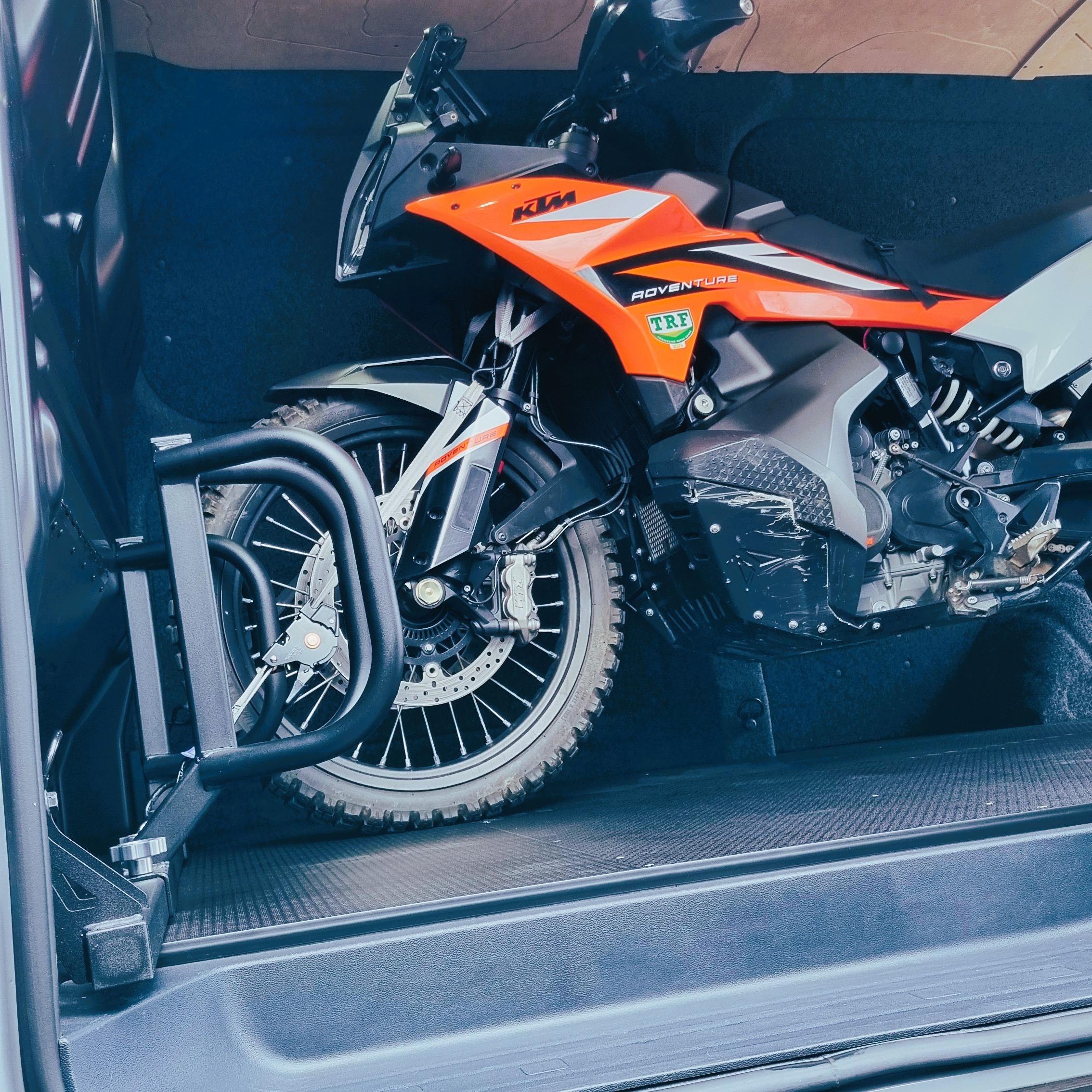 Modular bike rack for vw t7 & ford transit custom mk2 - loaded bikes Modular bike rack for motorcycles in mk2 transit custom (2)
