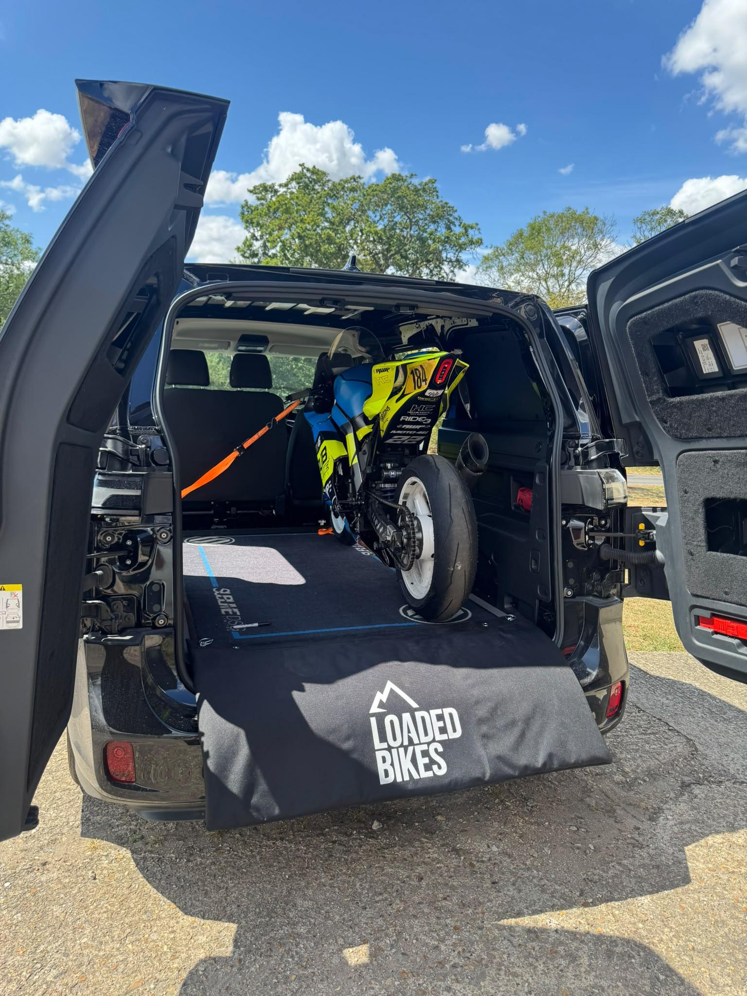 Modular bike rack for vw id buzz - loaded bikes Id buzz (5)